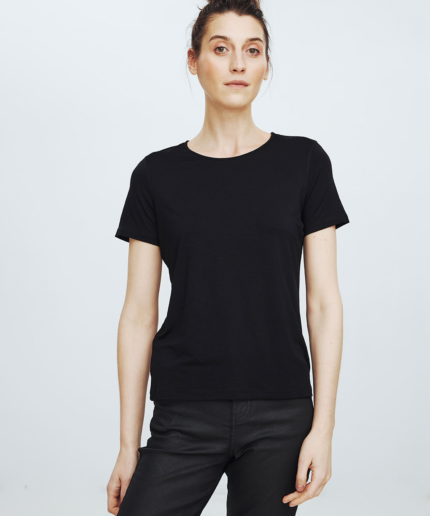 Black Classic T-shirt no. 1007