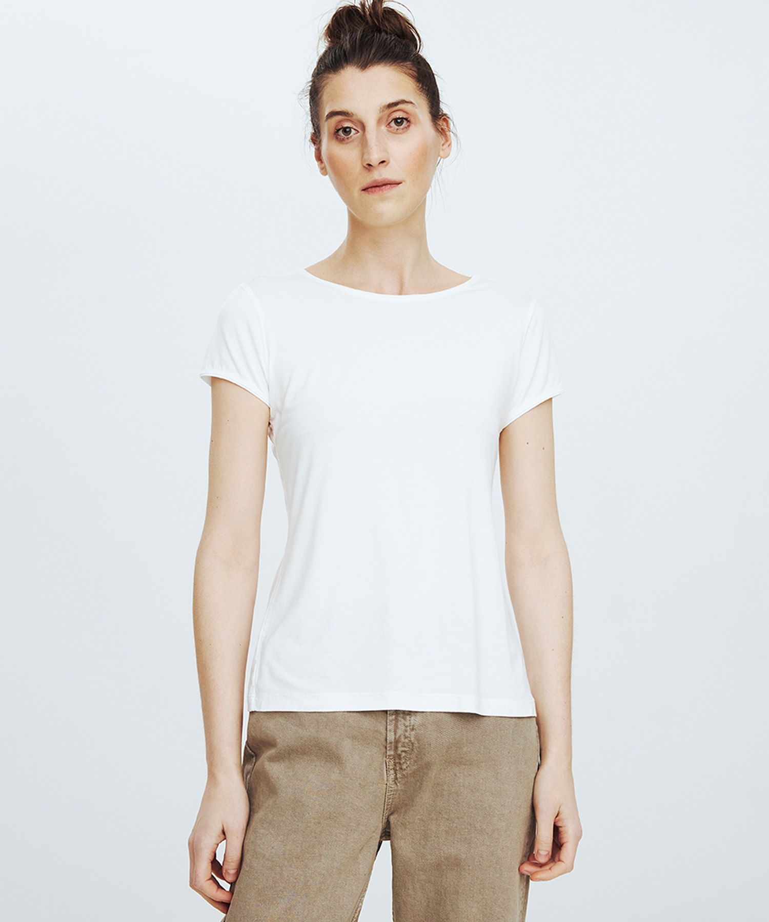 White Classic T-Shirt no. 209