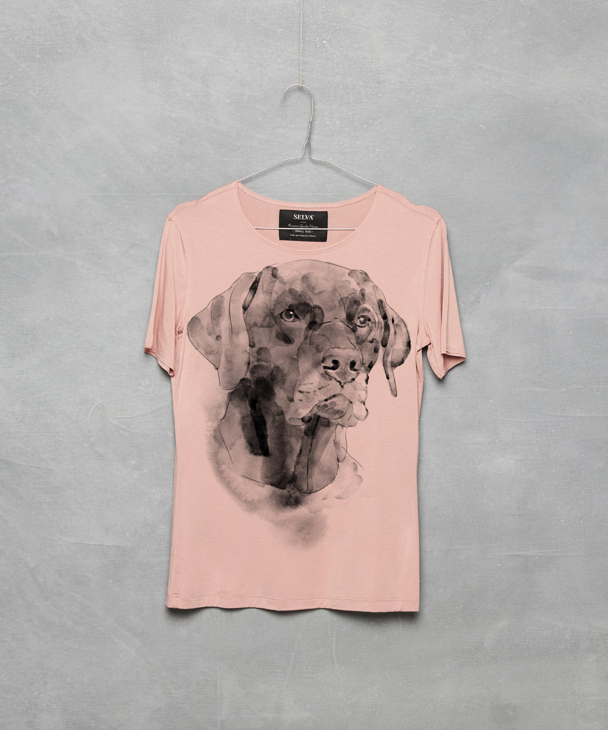 Labrador retriever light pink t-shirt woman