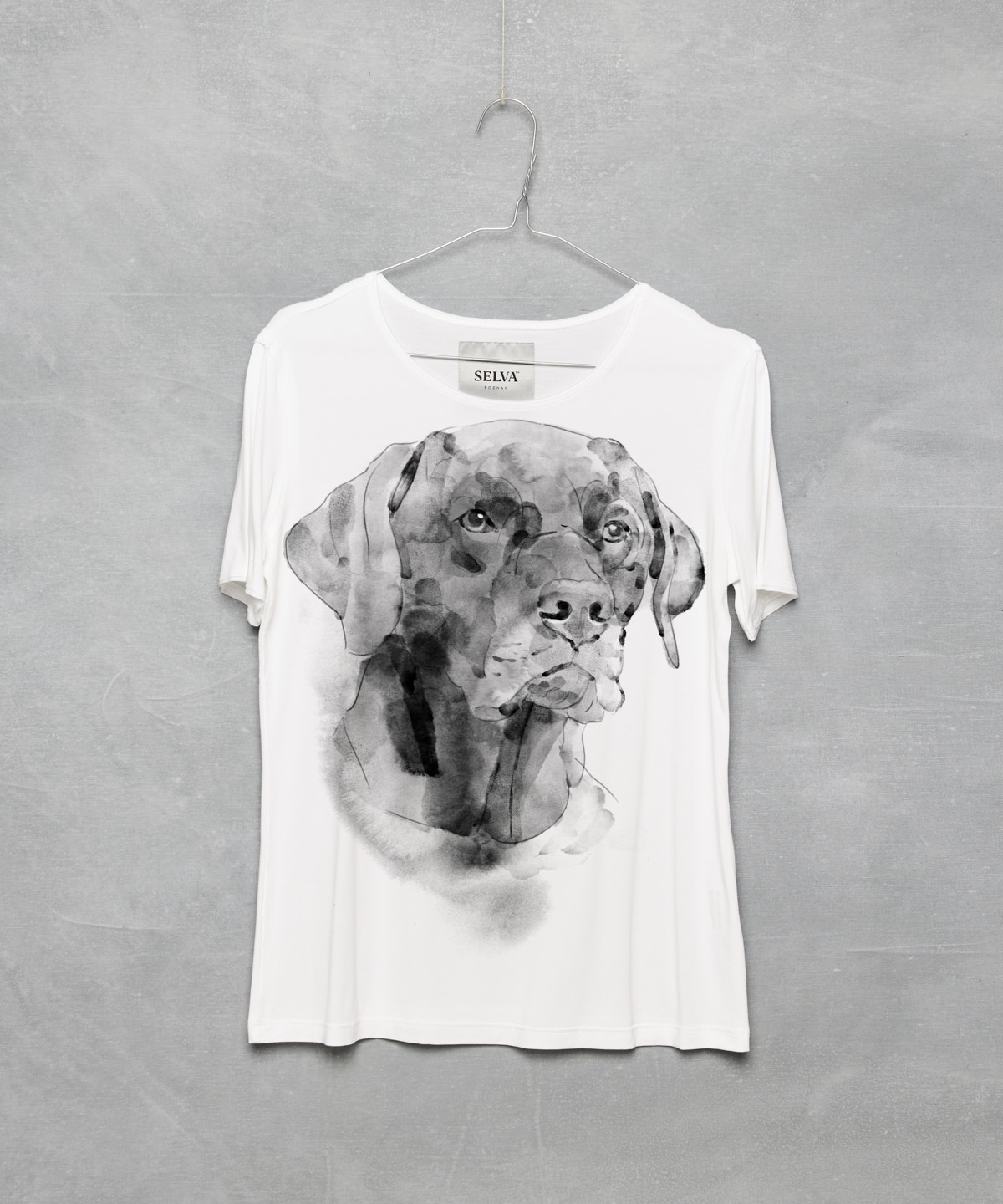 Labrador retriever white t-shirt woman