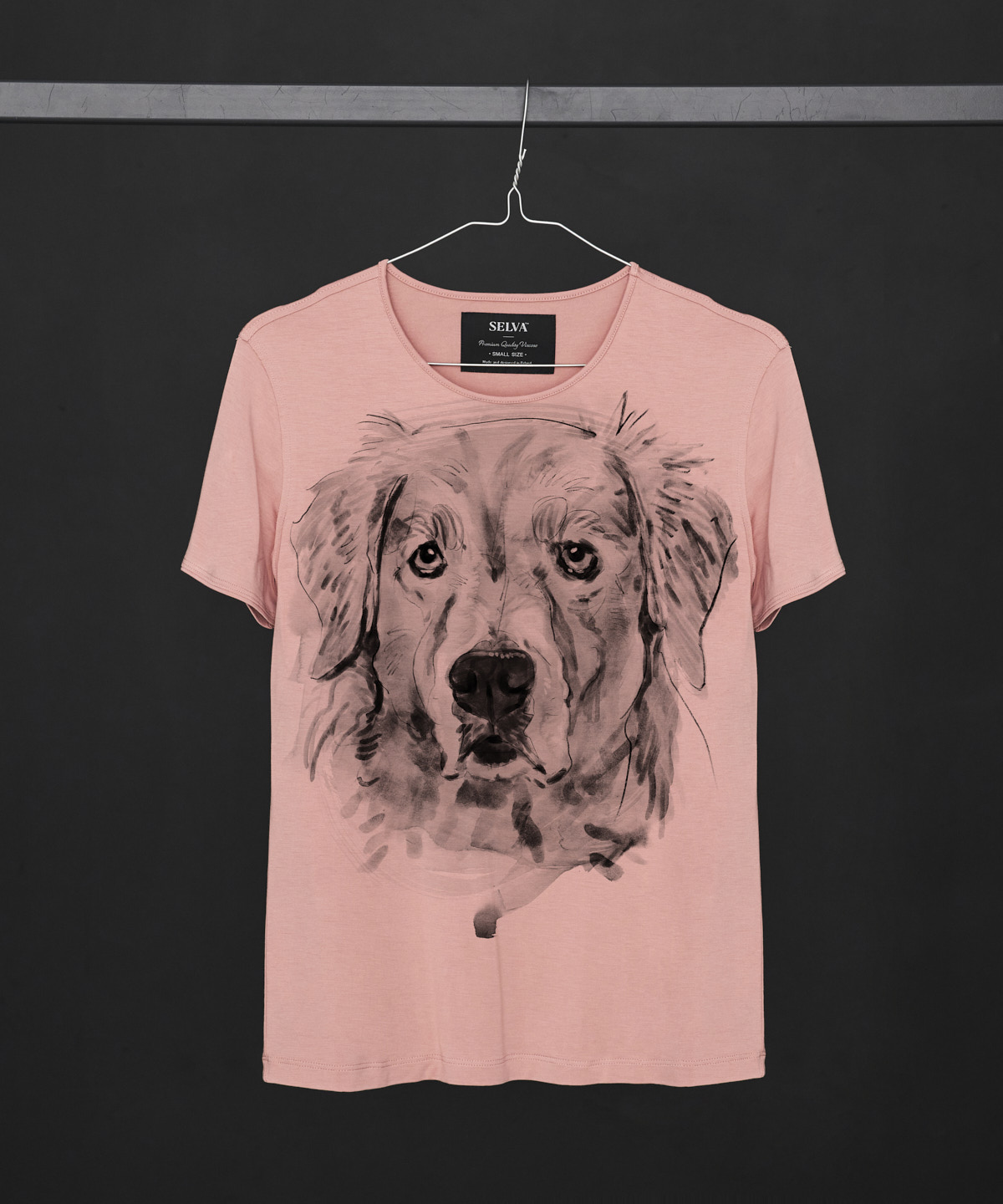 Golden Retriever light pink t-shirt woman