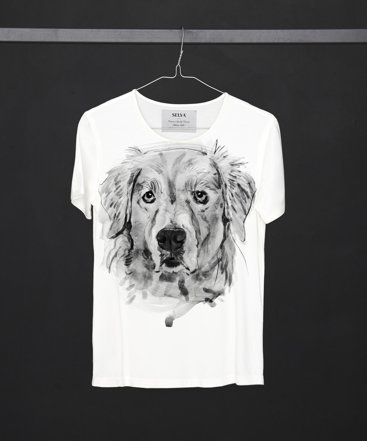 Golden Retriever white t-shirt woman
